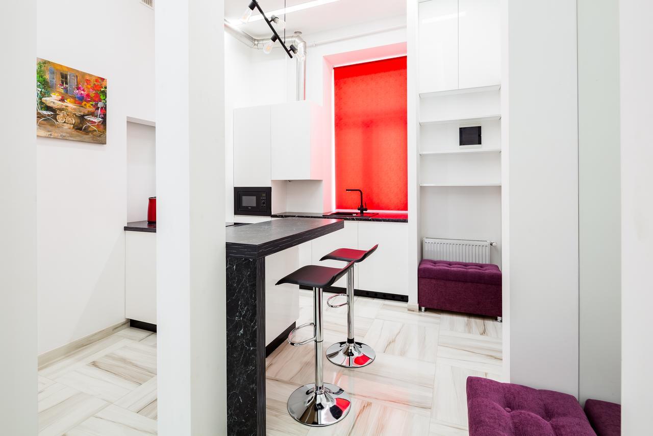 Leogrand Deluxe Apartments On Horodotska 33 Lviv Exterior photo