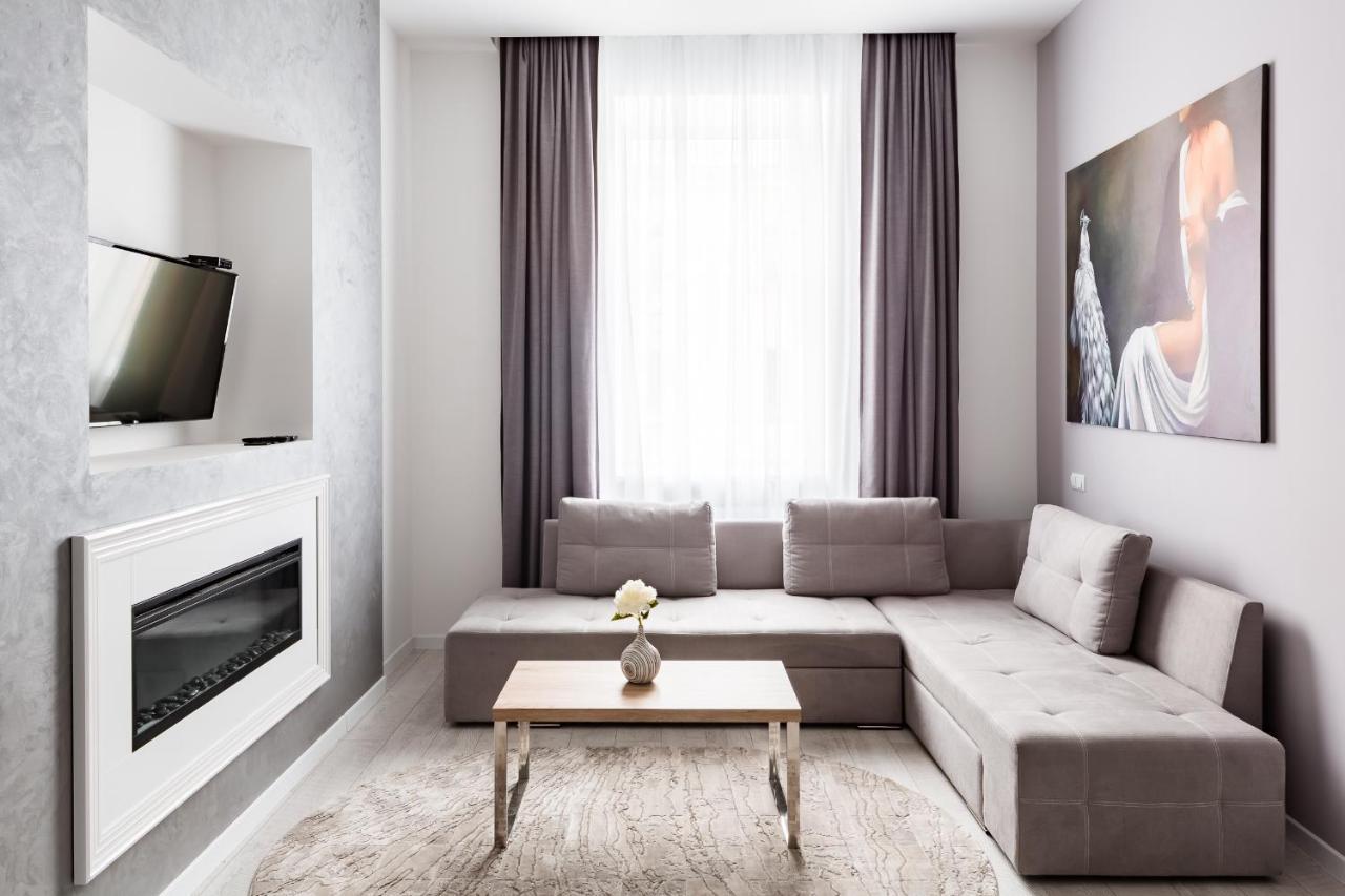 Leogrand Deluxe Apartments On Horodotska 33 Lviv Exterior photo