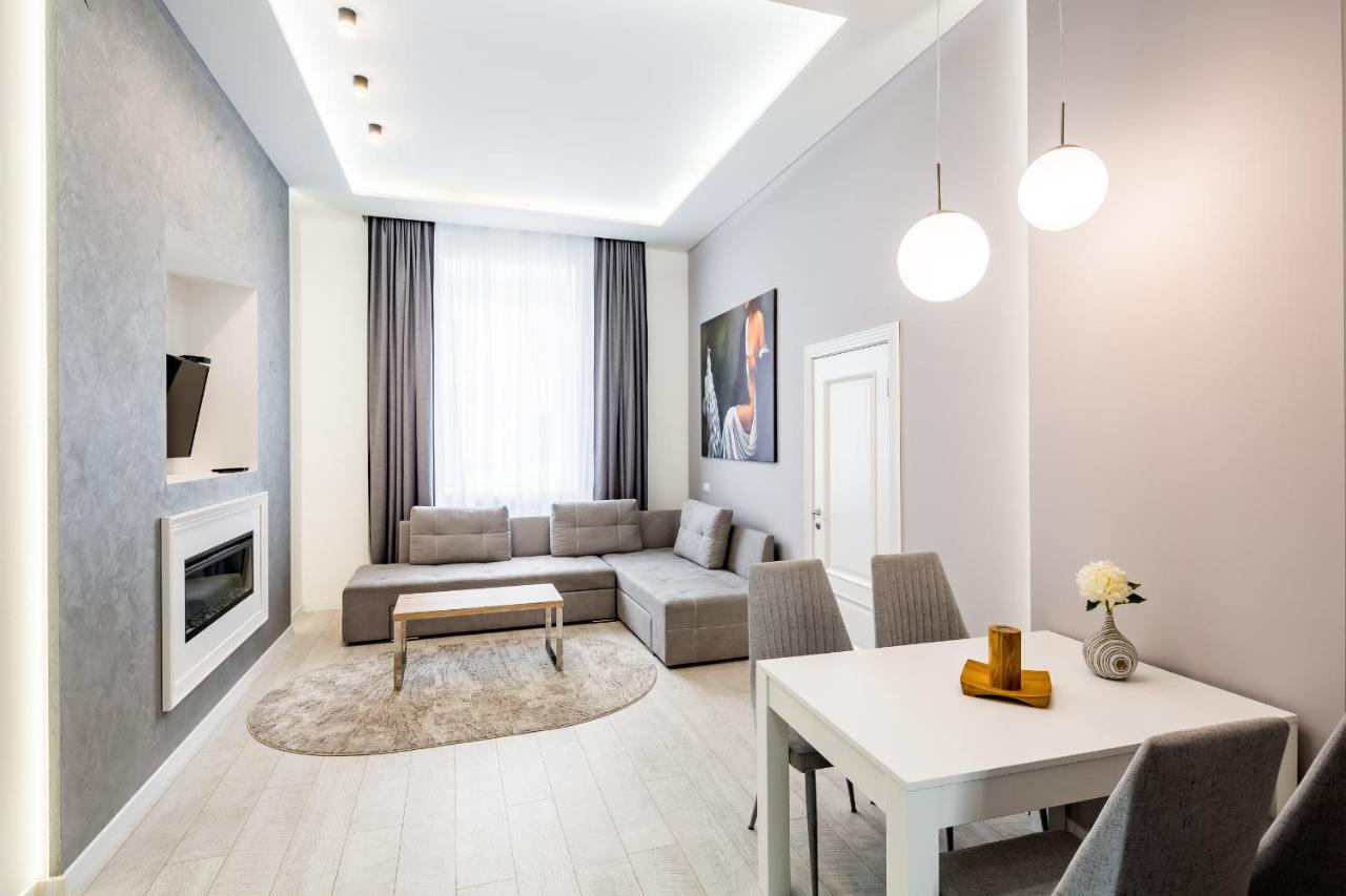 Leogrand Deluxe Apartments On Horodotska 33 Lviv Exterior photo