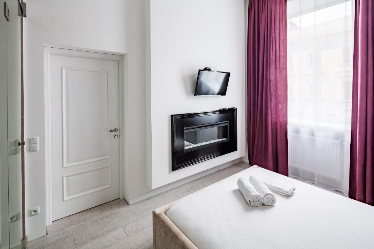 Leogrand Deluxe Apartments On Horodotska 33 Lviv Exterior photo