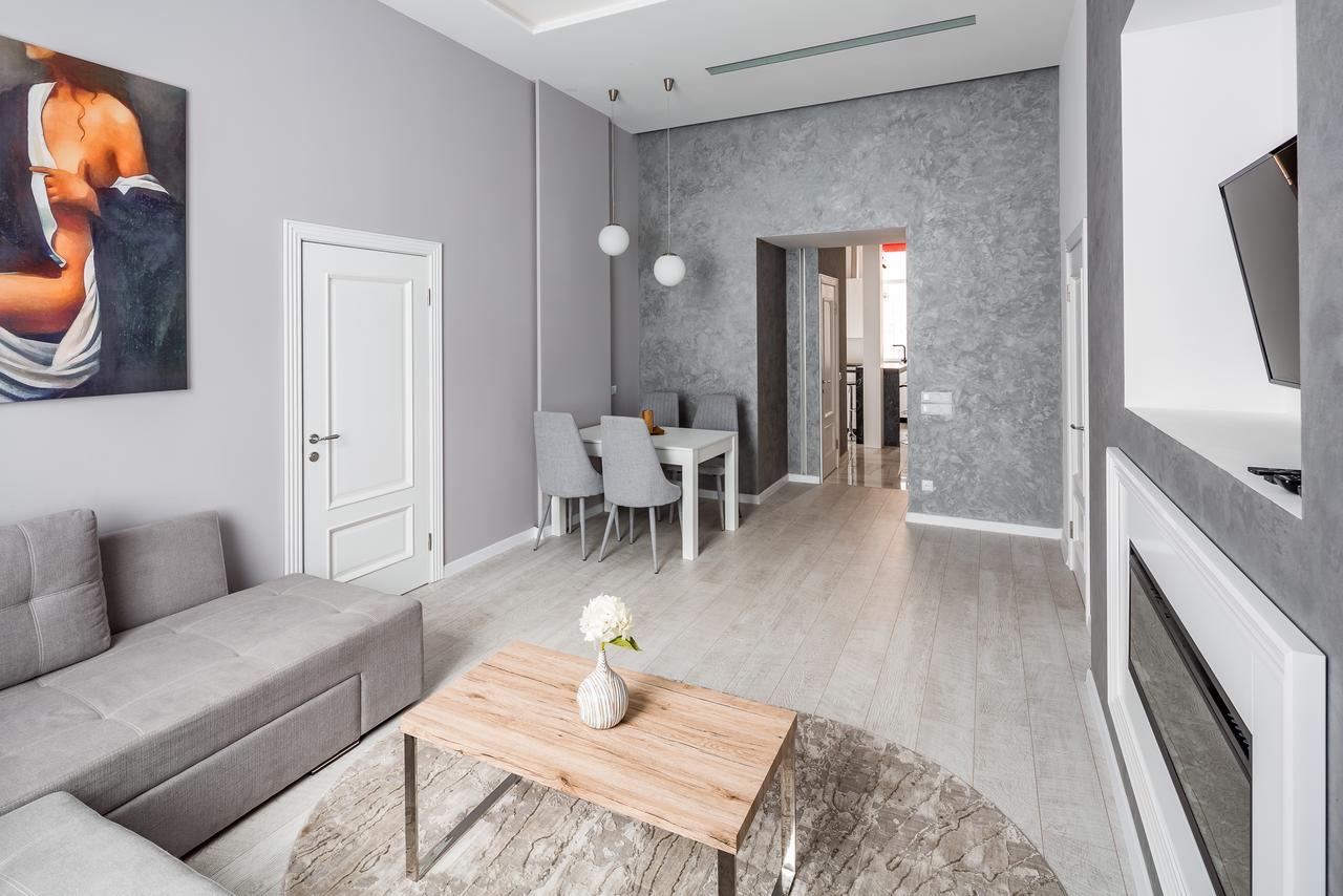 Leogrand Deluxe Apartments On Horodotska 33 Lviv Exterior photo